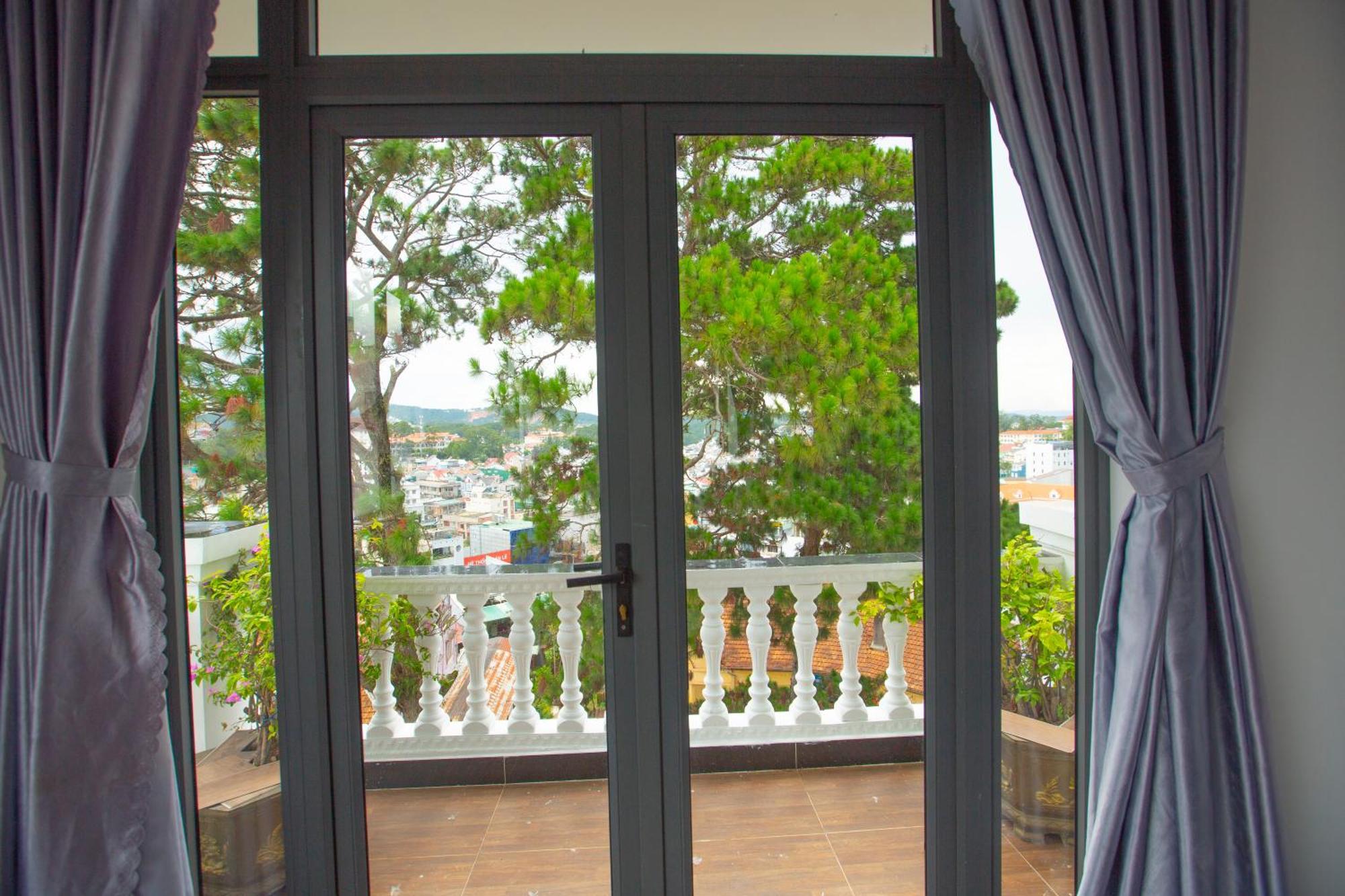 Torino Hotel Dalat Exterior photo